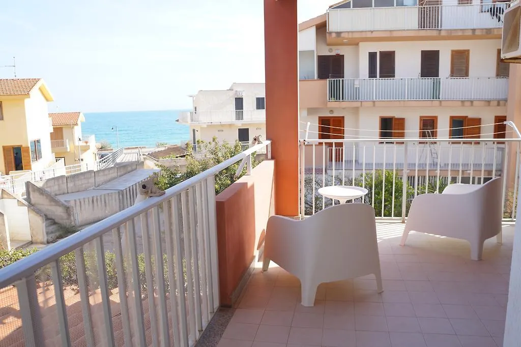 Granelli di Sale Appartamento Marina di Ragusa Italia