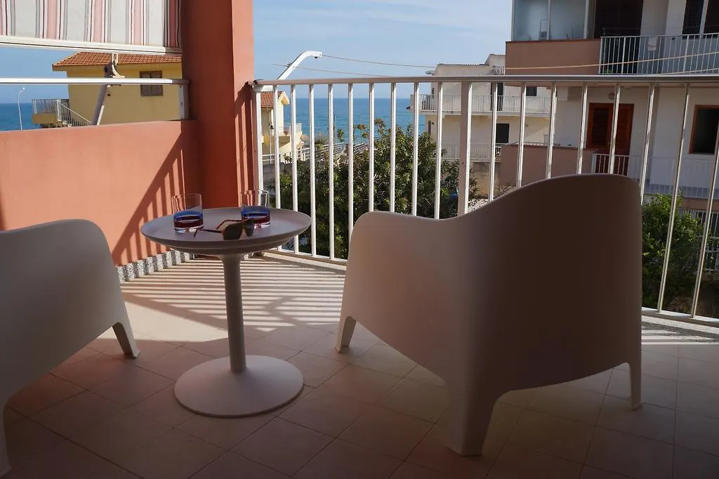 Granelli di Sale Appartamento Marina di Ragusa Italia